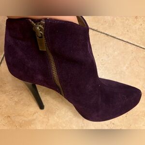 Jessica Simpson Pasadena booties in eggplant. Size 8.5.
